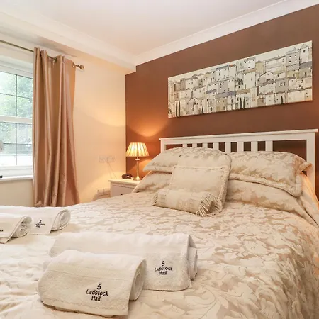 Apartamento 5 Ladstock Hall